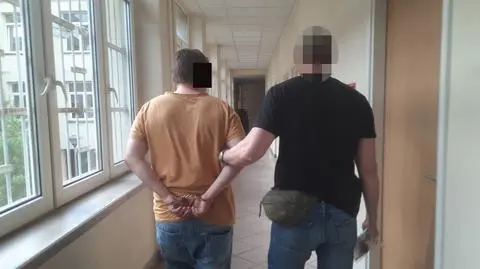 Koledzy ze szkolnej ławy spotkali się po latach. Skończyło się poważnymi obrażeniami
